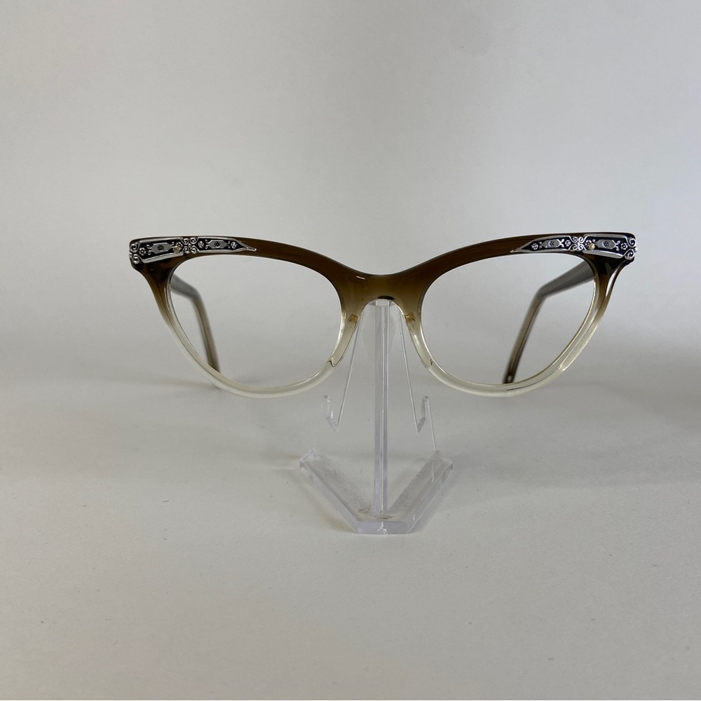 ❌ SOLD ❌ Liberty 5-3/4 USA Ladies Ornate Cat Eye eyeglass frames Vintage 60’s
